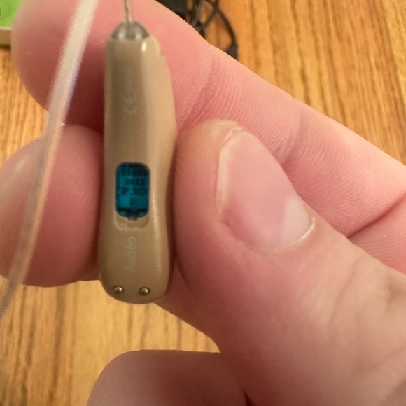 Phonak Audeo Paradise P30-R Hearing Aids Rechargeable  with charger - Picture 4 of 4